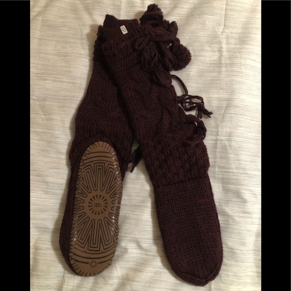 ❌❌❌SOLD OUT UGG Cozy Slipper Sock W/ Pompom - Picture 7 of 8